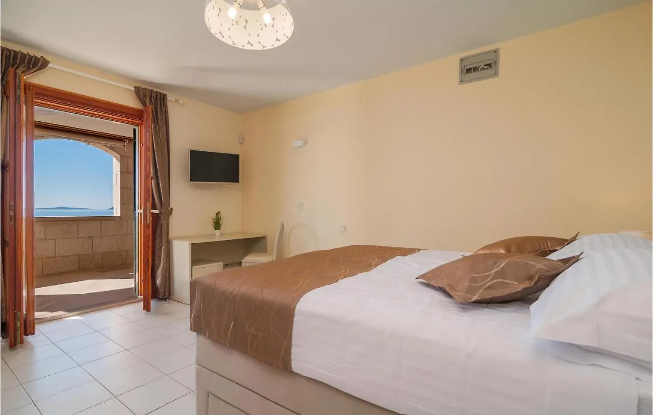 Awesome Apartment In Okrug Donji With Kitchen Donji Okrug   Donji Okrug (Ciovo)